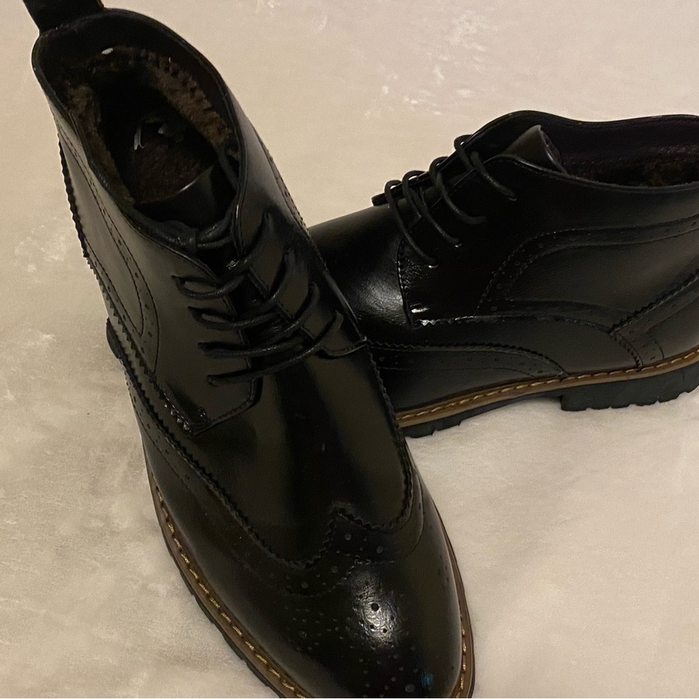 Classic Black Leather Men's Brogue Boots